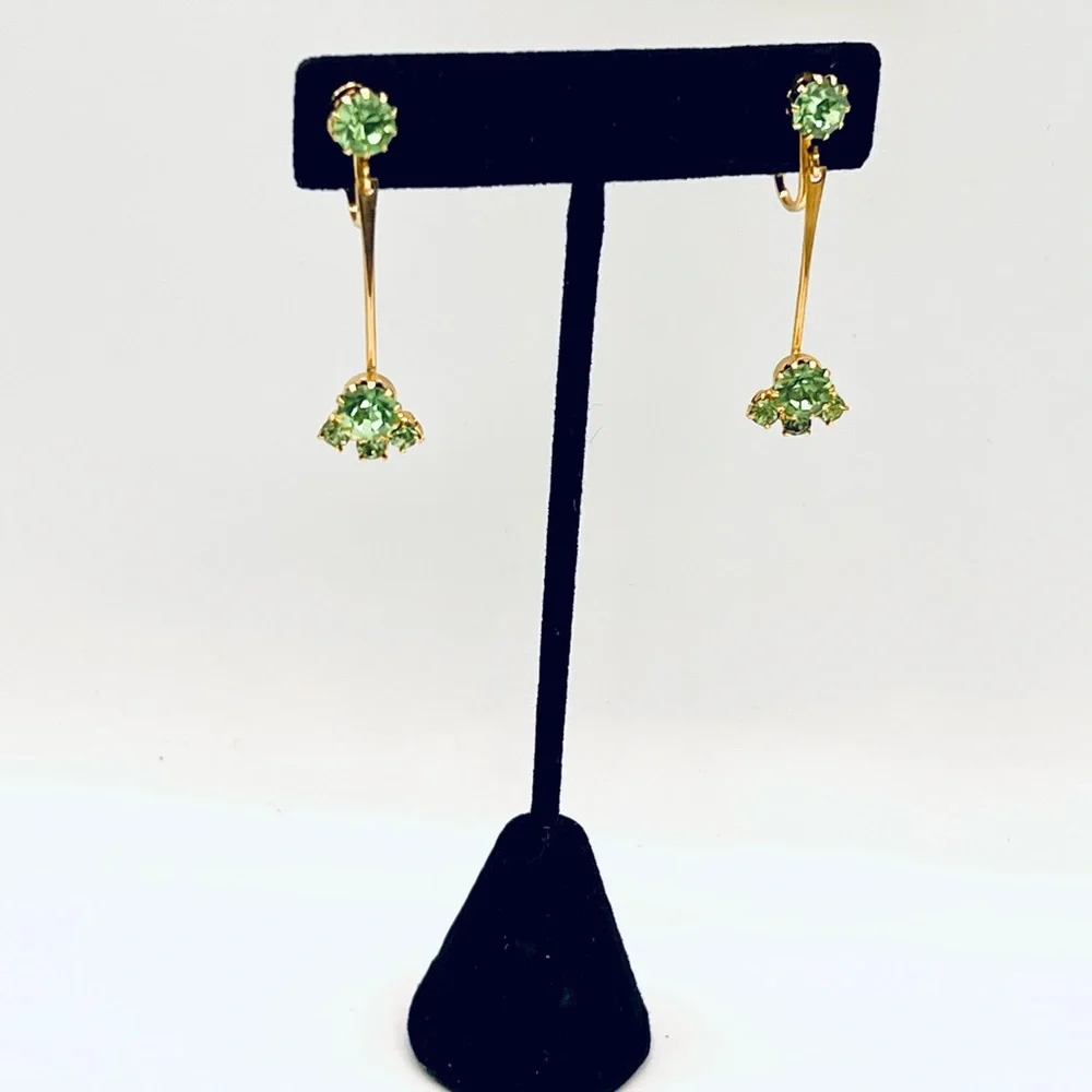 Vintage peridot green rhinestone clip on dangles gold simple style